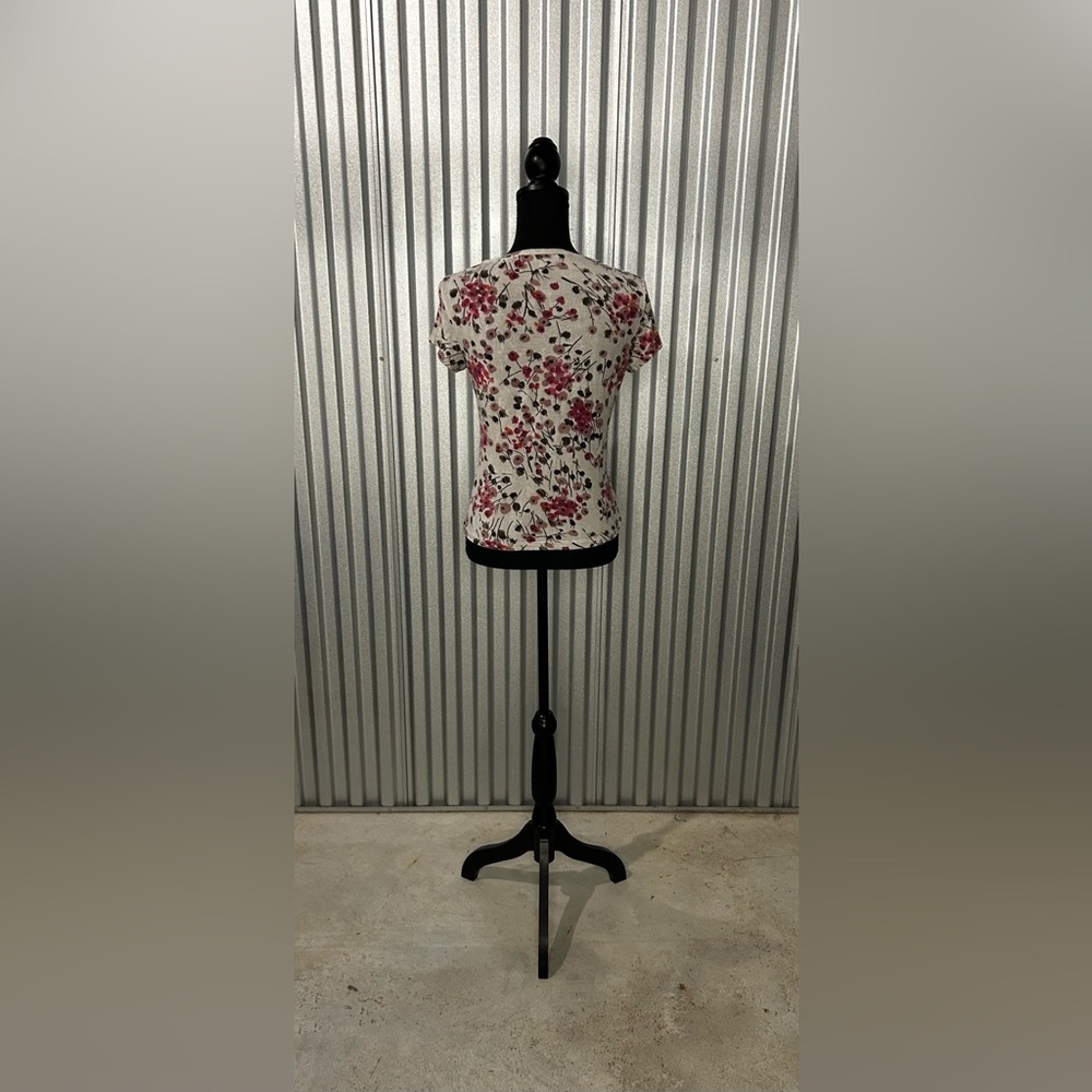Women’s St. John White Red Designer Floral Viscose Spandex Top Size P Small - Picture 2 of 6